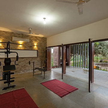 R Farmhouse