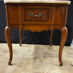May 25th Estate Antique Auction - Coffee And Accent Tables