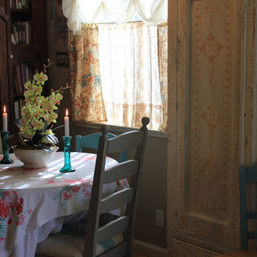 Small Cottage Dining Room