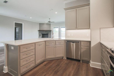 Kitchen photo in Austin