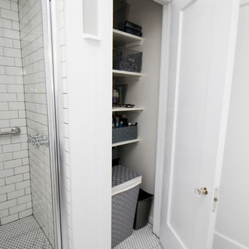 Key St - Vintage Bathroom