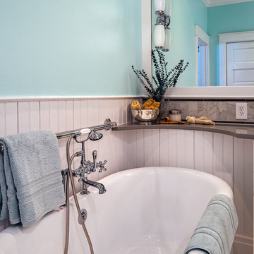 1900’s Cottage Bath - 80’s Redo Redone in Historic Franklin, TN