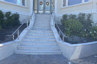 Example of an entryway design in San Francisco