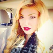 Gia Leones foto