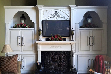 Family room - traditional family room idea in Atlanta