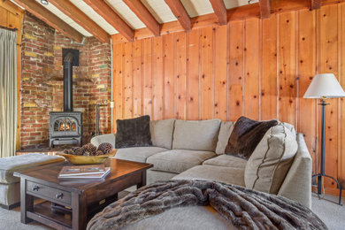Living room - traditional living room idea in Sacramento
