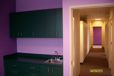 Kitchen - kitchen idea in DC Metro with stainless steel appliances