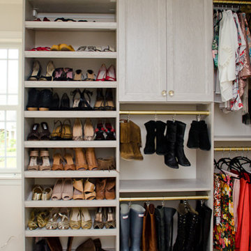 Luxurious Transitional Closet