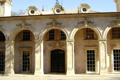 Inspiration for a mediterranean detached house in Dallas.