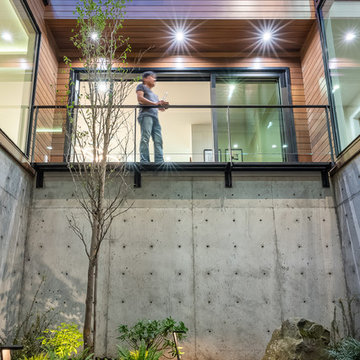 DK Design & Build LLC / Atrium Home