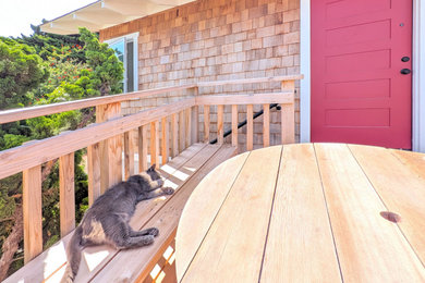 Example of a classic deck design in San Diego