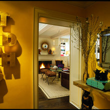 HALLWAY TRANSITION OF WALL COLOURS
