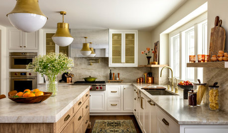 Houzz Tour: 1970s Colonial-Style Home Gets a Fresh Look