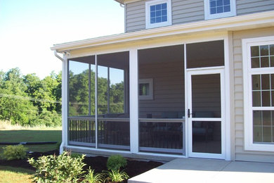 Minimalist porch photo in Other