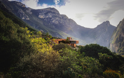 Architecture : Une maison énigmatique perchée dans les montagnes
