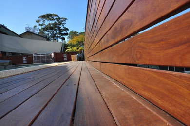 Inspiration for a contemporary deck in Sydney.