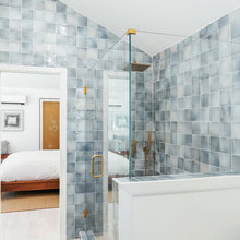 Poolhouse Bathroom