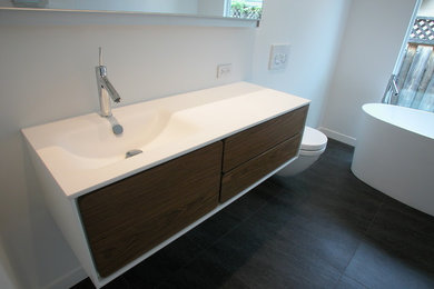 Inspiration for a modern bathroom remodel in San Francisco