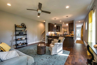 Example of a transitional living room design in Nashville