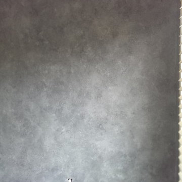 Decorative glaze on dinning room walls.