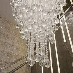 Priv&eacute; Model Unit - Chandeliers