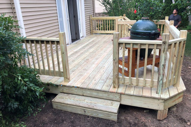 Deck photo in Newark