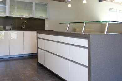 Minimalist kitchen photo in San Francisco