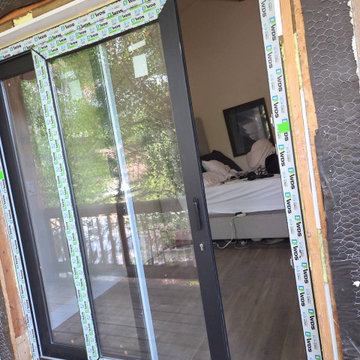 Patio 8166 black with screen