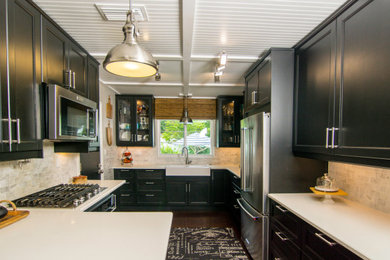 Transitional kitchen photo in Tampa