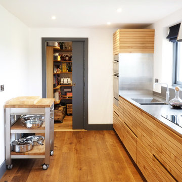 Sleek Modern Oak Kitchen
