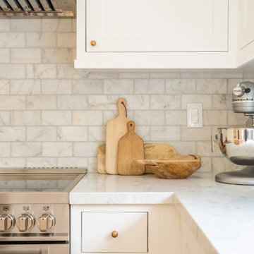 Marble Backsplash with Shaker Cabinet Detailing