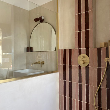 Salle de bain béton ciré et carreaux azulejos