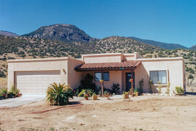 Home design - southwestern home design idea in Phoenix