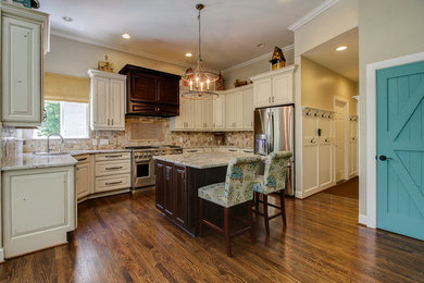 Example of a kitchen design in Nashville