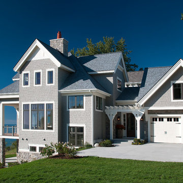 Lakefront Living