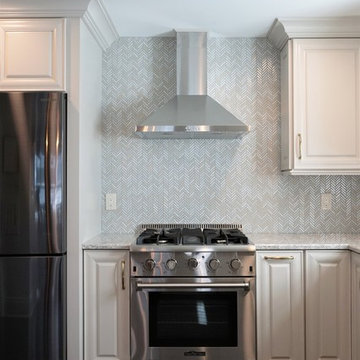 Bright, Neutral Kitchen