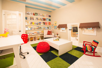 Inspiration for a timeless kids' room remodel in Dallas