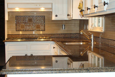 Kitchen - kitchen idea in Atlanta
