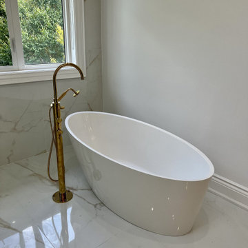 Luxury Master Bathroom - Downtown Toronto