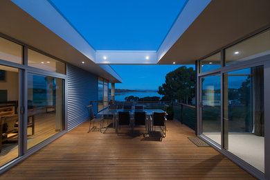 Contemporary deck in Hobart.