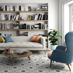 Modelo de salón abierto, mediterráneo, con suelo de baldosas de porcelana y suelo azul