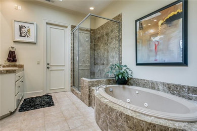 Transitional bathroom photo in Dallas