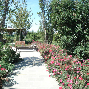 Giardino di un casale nella campagna umbra