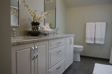 Example of a classic bathroom design in Seattle