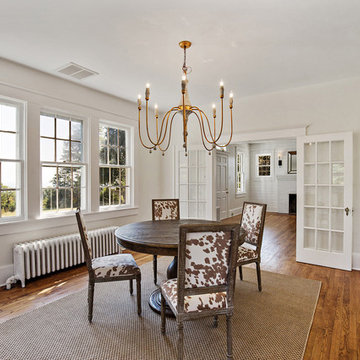 1940's Renovation: Seaside Cottage Overlooking the Chesapeake Bay