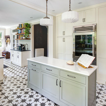 Sunny Modern Farmhouse Kitchen