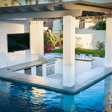 Rancho Santa Fe Swim Up Bar