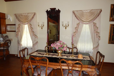 Inspiration for a timeless dining room remodel in Nashville