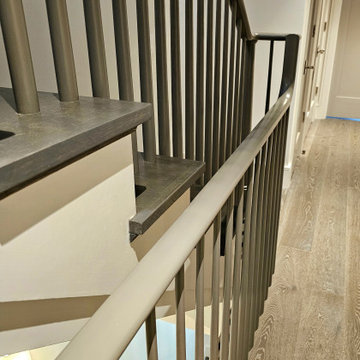 Project #112 | Traditional Staircase with Continuous Rail System