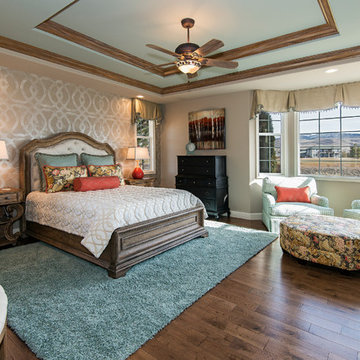 Island Queen - Master Bedroom & Bathroom